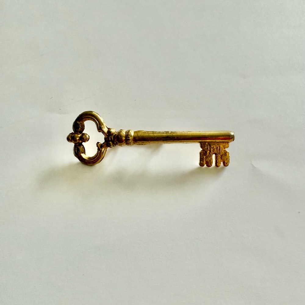 Gold Tone Key Brooch